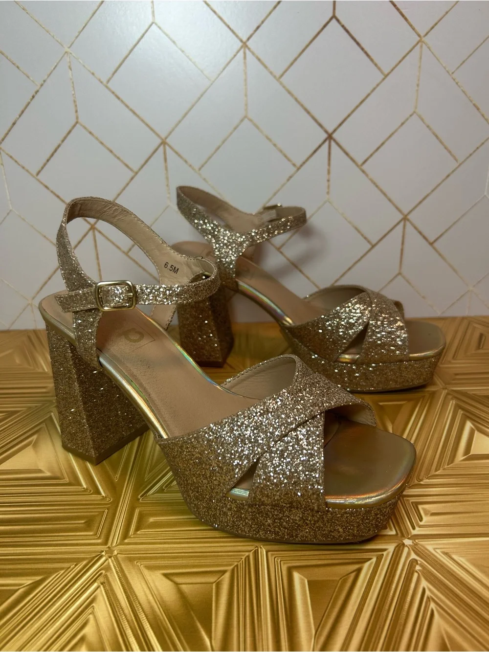 Pop cultured gold glitter crisscross sandals